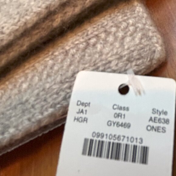J. Crew NIP 100% Cashmere Winter Scarf with Ribbed Pattern Grey - Picture 2 of 4